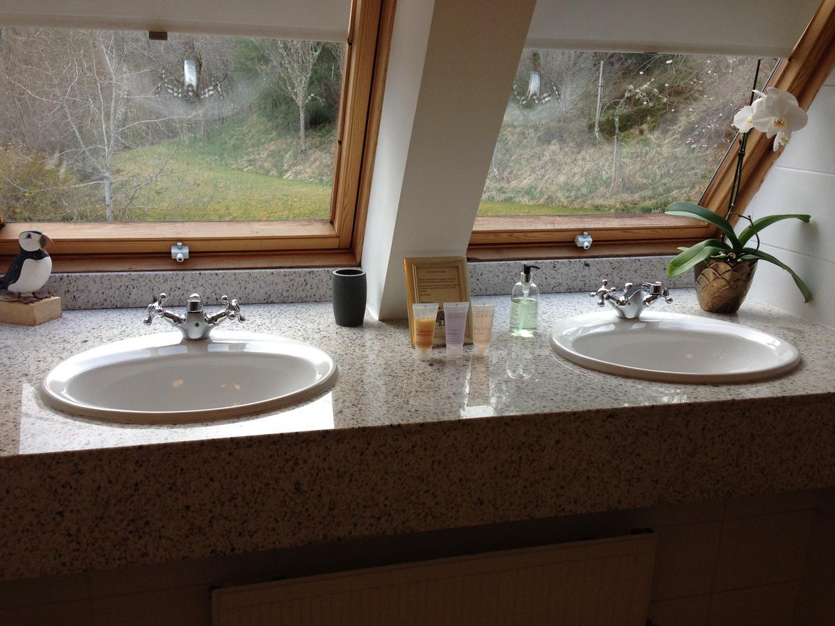 Highland Bear Lodge & Luxury Bear Huts Drumnadrochit Ngoại thất bức ảnh